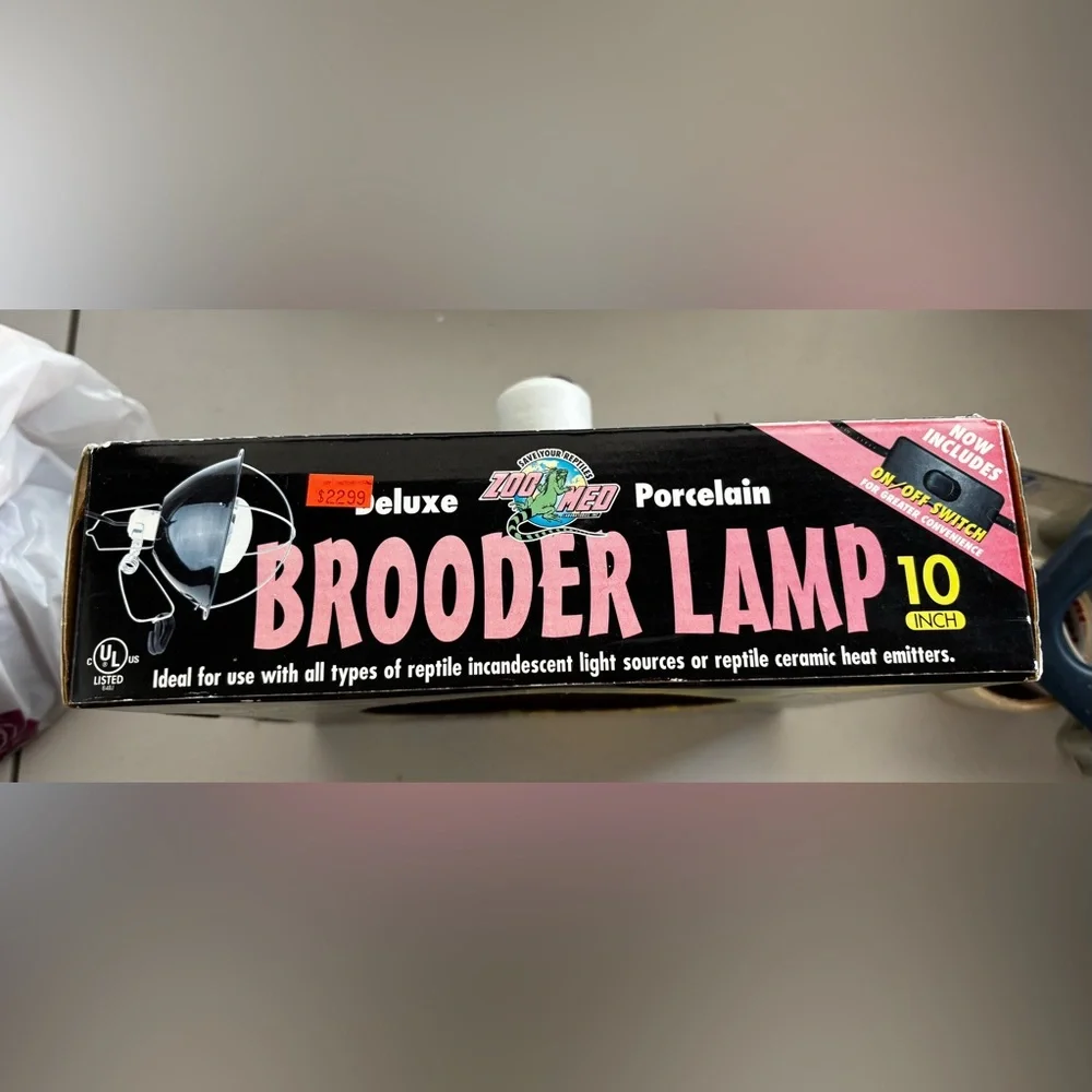 Zoo Med Deluxe Porcelain 10” Brooder Lamp